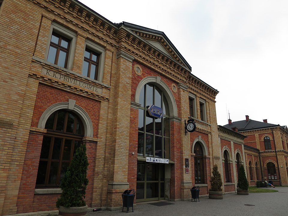 960px-WK15_Bielsko_Biała_Główna_(16)_Travelarz