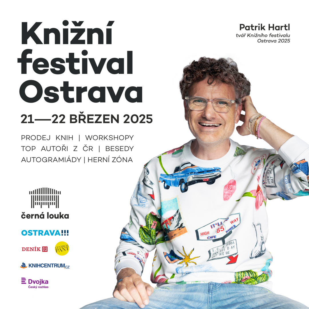 Plakat informujacy o Festiwalu Książku w Ostrawie.Po prawej stronie uśmiechnięty mężczyzna w okularach i białej bluzie z kolorowymi elementami.Po lewej informacje o Festiwalu i znaki graficzne organizatorów.