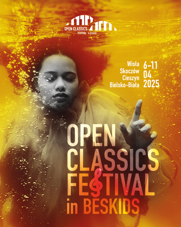 Plakat w żółto - czerwonej kolorystyce, kobieta zanurzona w wodzie z podniesioną jedną dłonią.Nad jej głową logo festiwalu,u dołu plakatu nazwa festiwalu.